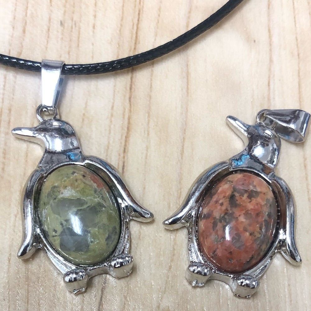 Unakite Natural Stone Penguin Shaped Pendant Necklace Healing Gemstone - Picture 4 of 7